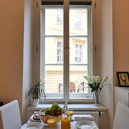 Charming Old Town Centre Studio Praga